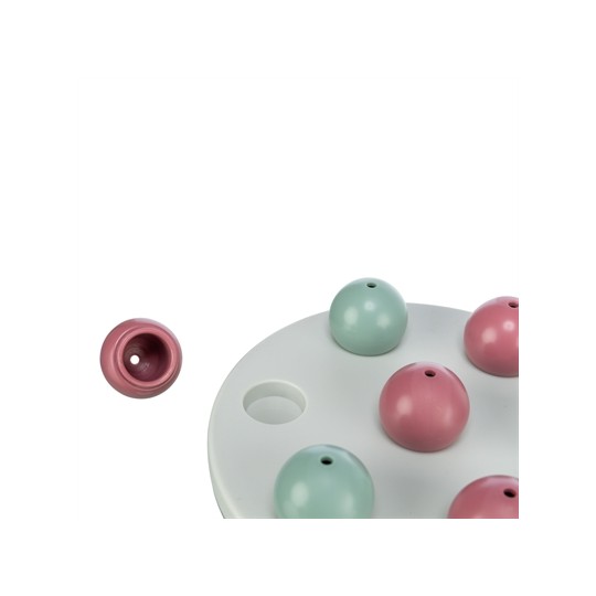 Trixie Cat Activity Solitaire