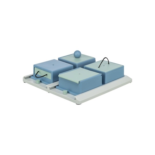 Trixie Dog Activity Poker Box 1