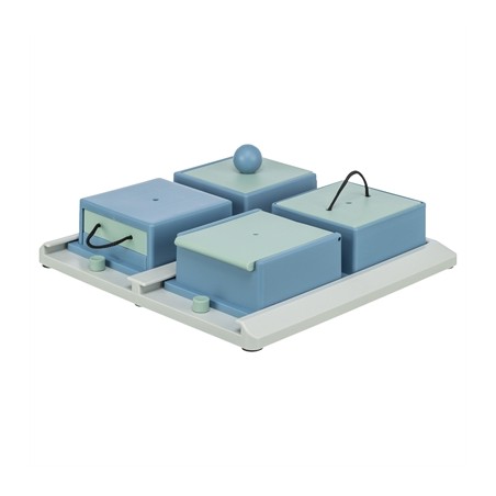 Trixie Dog Activity Poker Box 1