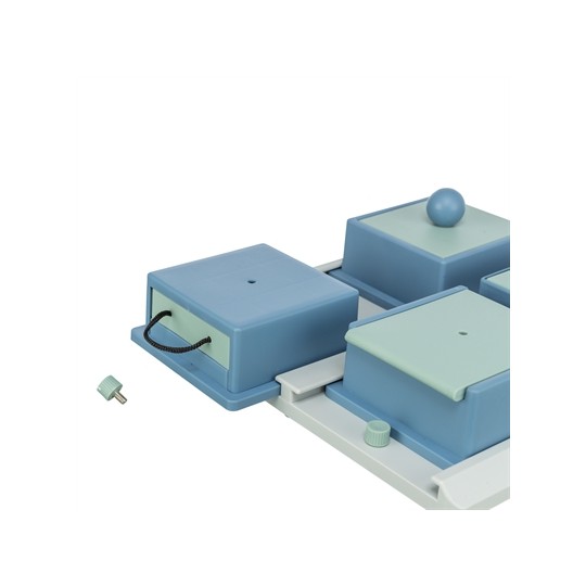 Trixie Dog Activity Poker Box 1