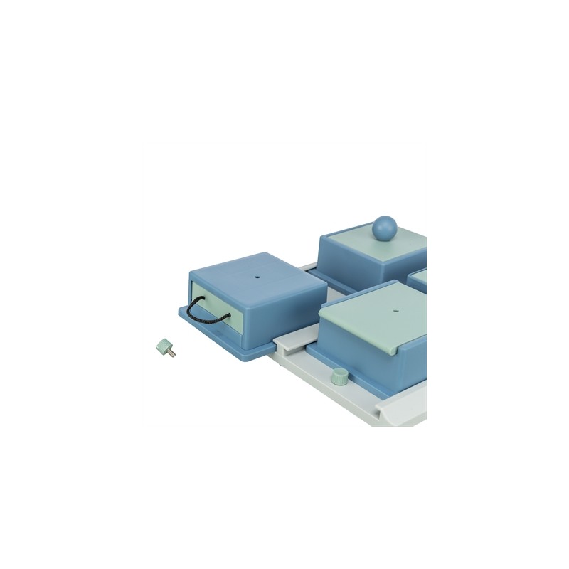 Trixie Dog Activity Poker Box 1